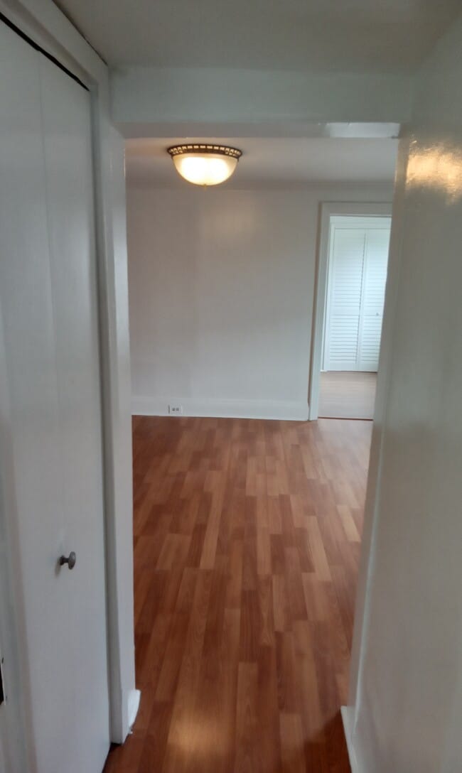 39 E 4th St, Unit Apt 2 in Mount Vernon, NY - Building Photo - Building Photo