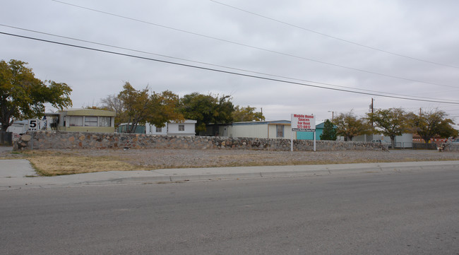 7501 Howard St in El Paso, TX - Building Photo - Building Photo