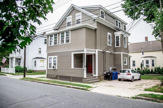 41 Annandale Rd in Newport, RI - Building Photo - Building Photo