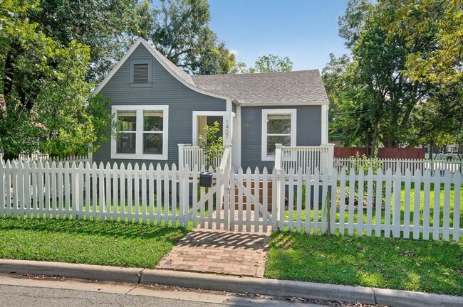 1407 S Myrtle St in Georgetown, TX - Building Photo - Building Photo
