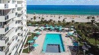 1717 Collins Ave, Unit 947 in Miami Beach, FL - Building Photo - Building Photo