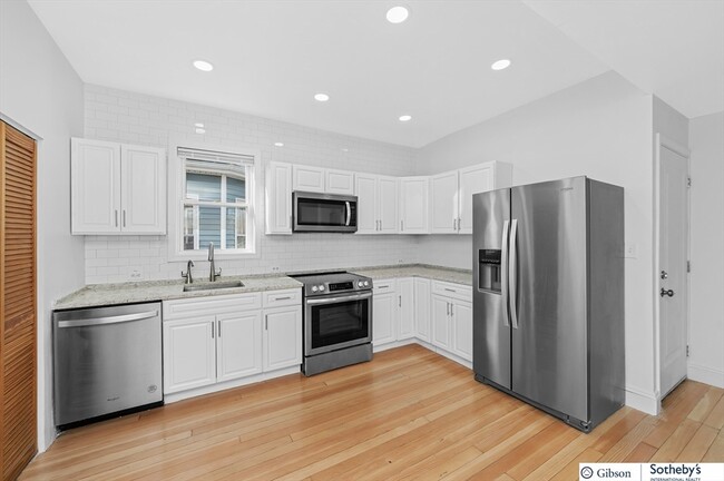 property at 9 Hansborough St