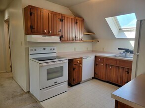 1029 Quentin Rd, Unit 2nd Fl in Lebanon, PA - Foto de edificio - Building Photo