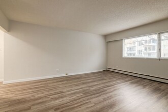 Peyto Apartments in Calgary, AB - Building Photo - Building Photo