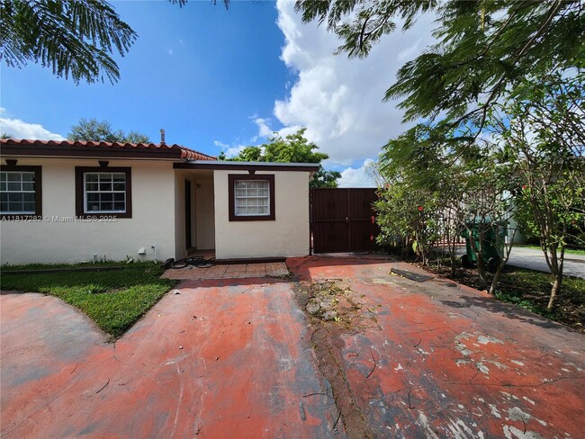 2210 SW 89th Ct