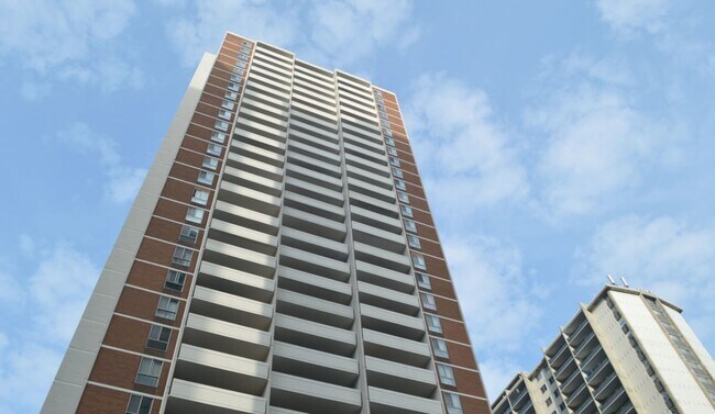 545 Sherbourne in Toronto, ON - Building Photo - Building Photo