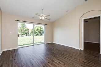 11011 Whitecap Dr in Riverview, FL - Building Photo - Building Photo