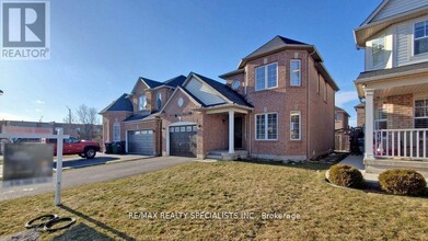 13 Degrassi Cove Cir in Brampton, ON - Building Photo - Building Photo