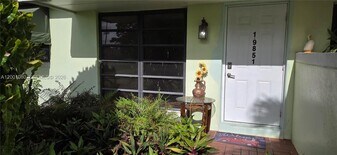 19851 SW 103rd Ct in Cutler Bay, FL - Building Photo