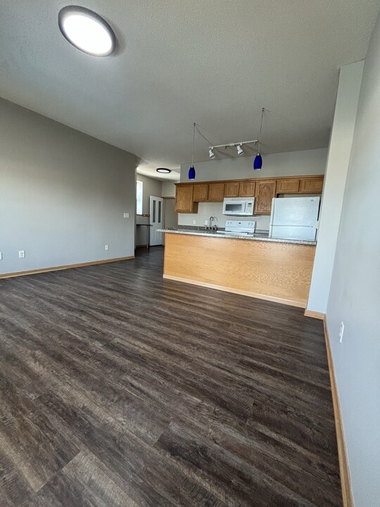 207 State St N, Unit 1 in Waseca, MN - Building Photo