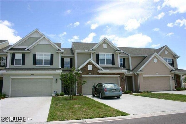6390 Autumn Berry Cir