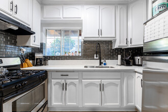 1403 Seward St, Unit 2 in Los Angeles, CA - Building Photo - Building Photo
