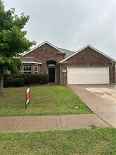109 Fallen Rock Dr in Waxahachie, TX - Building Photo - Building Photo