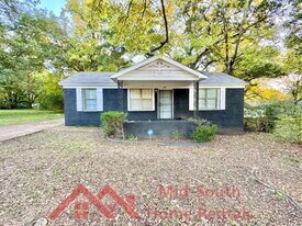655 Granada Rd in Memphis, TN - Building Photo