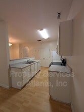 5060 Lincoln Dr in Fairburn, GA - Building Photo - Building Photo