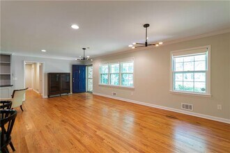 2535 Melinda Dr NE in Atlanta, GA - Building Photo - Building Photo