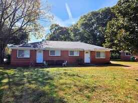 2301 Rebecca Ave in Charlotte, NC - Building Photo