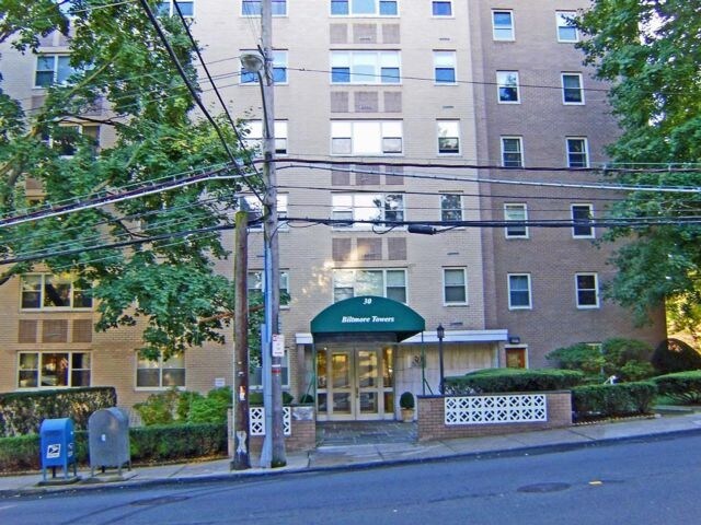 30 Lake St-Unit -4K in White Plains, NY - Building Photo