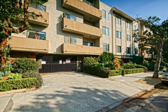 1944 Glendon Ave in Los Angeles, CA - Building Photo - Building Photo