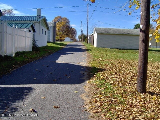 320-322 Sofia Coxe Dr in Drifton, PA - Building Photo - Other