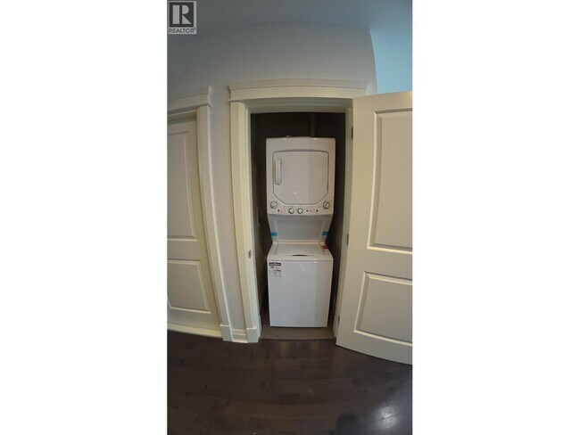 2826 W 15th Ave in Vancouver, BC - Building Photo - Building Photo