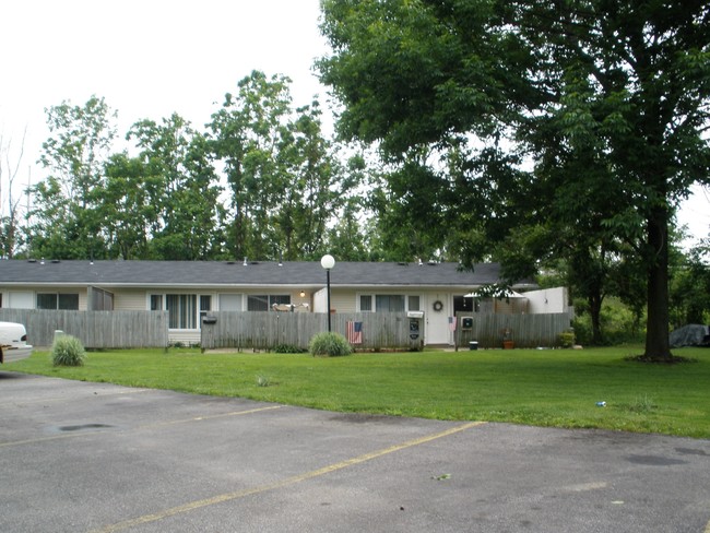 Rae Apartments in North Ridgeville, OH - Building Photo - Building Photo