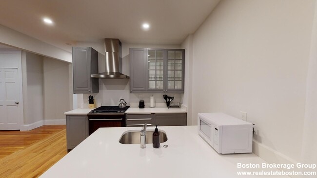 19 Sudan St, Unit #1