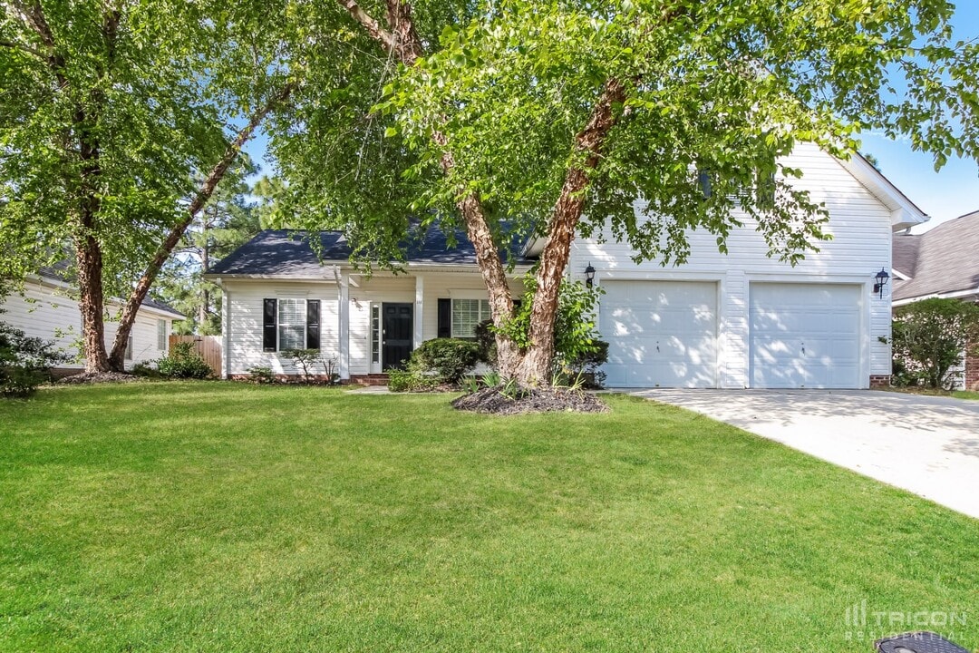 111 Glendevon Way in Columbia, SC - Building Photo