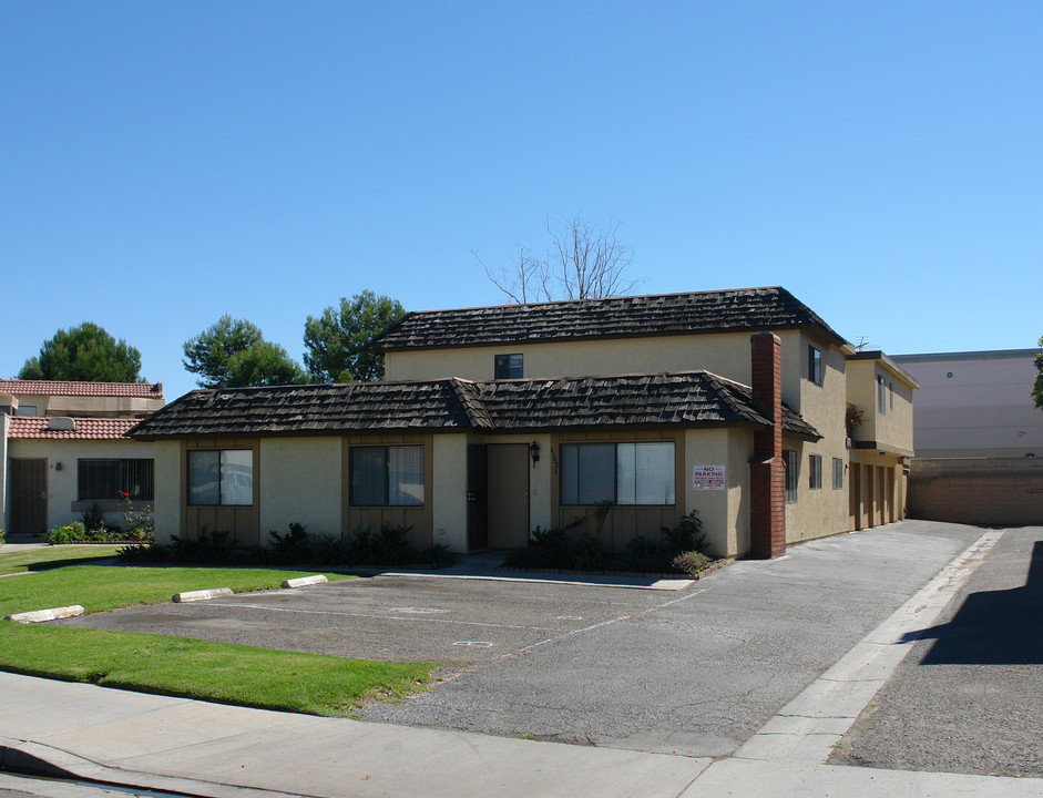 6592 Westpark Pl in Westminster, CA - Foto de edificio