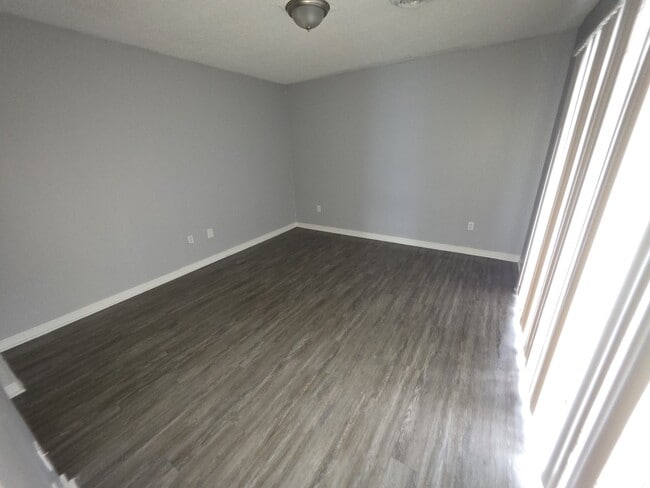 225 W McDowell Rd