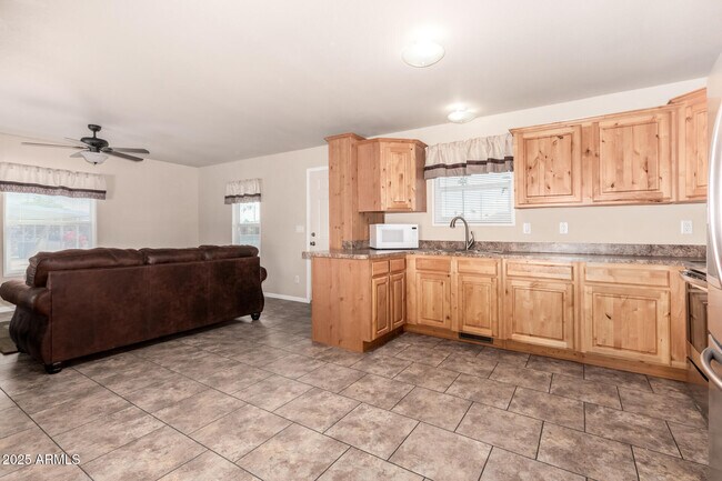 2650 W Union Hills Dr in Phoenix, AZ - Building Photo - Building Photo