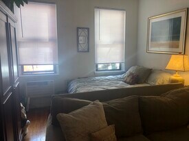 424 E 77th St, Unit Apt 3B in New York, NY - Building Photo