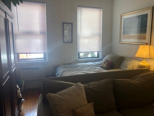 property at 424 E 77th St