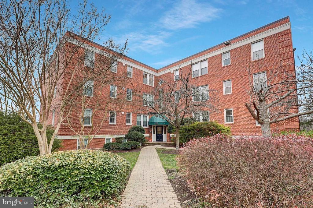 22 S Old Glebe Rd in Arlington, VA - Building Photo