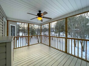 6 Sun Up Ln in Candler, NC - Building Photo - Building Photo