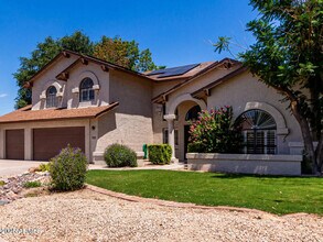 1966 E Calle De Arcos in Tempe, AZ - Building Photo - Building Photo