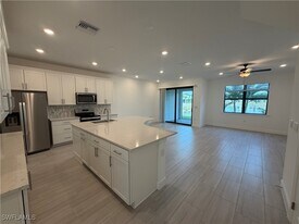 4149 Sonoma Oaks Wy in Naples, FL - Building Photo