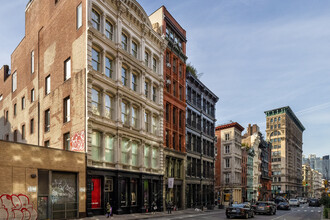 423 Broome St in New York, NY - Building Photo - Primary Photo