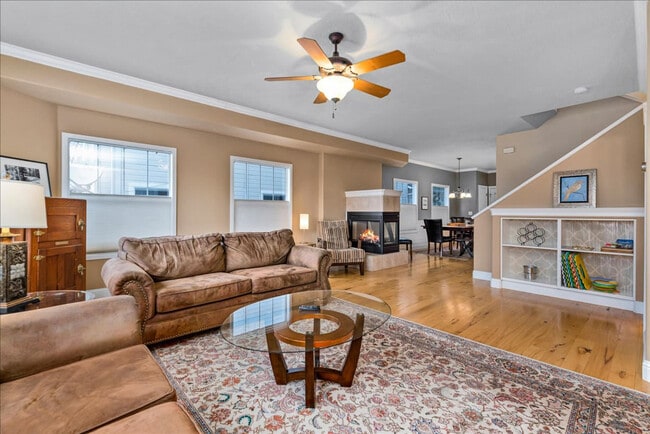 property at 1433 E Hays St