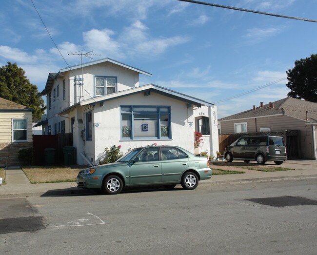 664 39th St in Richmond, CA - Foto de edificio - Building Photo