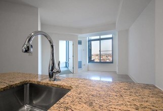 675 S President St, Unit #1507 in Baltimore, MD - Building Photo - Building Photo
