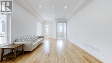 208 Wesmina Ave in Whitchurch-Stouffville, ON - Building Photo - Building Photo