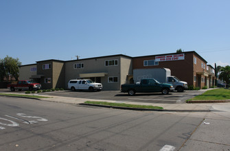 Madison Manor Apartments in El Cajon, CA - Building Photo - Building Photo