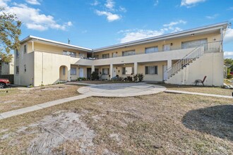 115 N San Remo Ave in Clearwater, FL - Foto de edificio - Building Photo