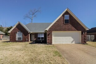 80 Winding Creek Dr in Oakland, TN - Building Photo