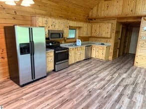 5498 Gross Dr in Weidman, MI - Building Photo - Building Photo