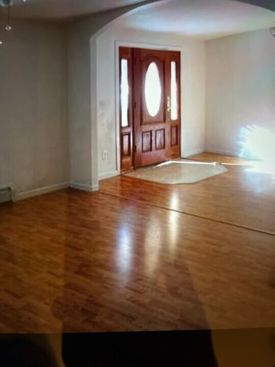 7625 Tyee Rd in Everett, WA - Foto de edificio