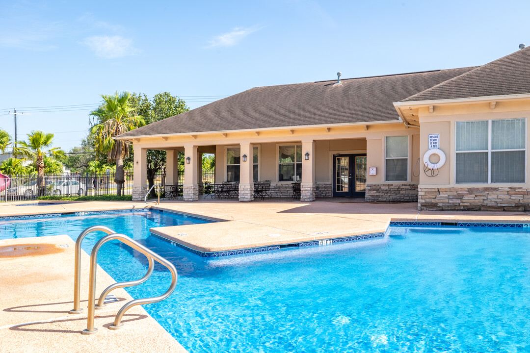 El Patrimonio Apartments in McAllen, TX - Building Photo