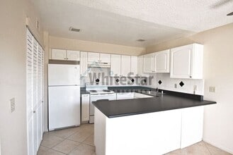 73525 Shadow Mountain Dr-Unit -UNIT 7 in Palm Desert, CA - Building Photo - Building Photo