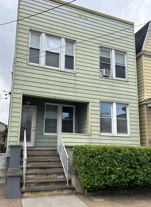 339 Danforth Ave in Jersey City, NJ - Building Photo